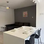 Apartment 2br - Prime Location