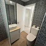 2br - Prime Location *