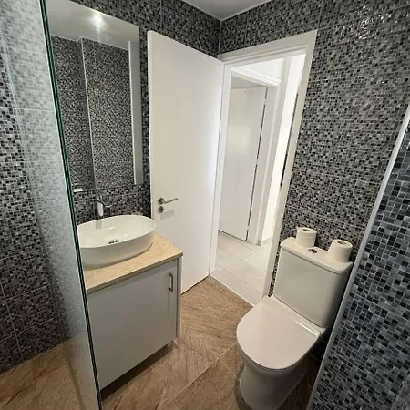 2br - Prime Location *